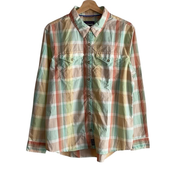 Patagonia Women's Long-Sleeved Sun Stretch Shirt Plaid, size M - Picture 5 of 15